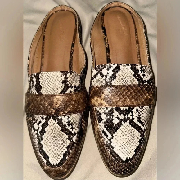 Universal Thread Amber Snake Print Mules - Picture 2 of 7